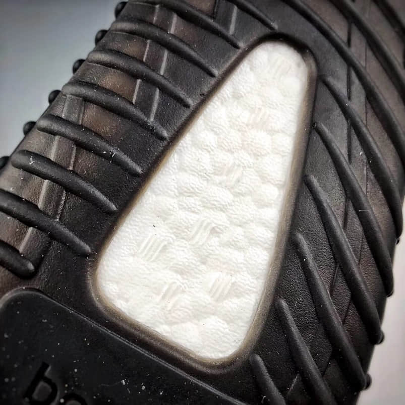 Yeezy Boost 350 V2 偽物 日本 